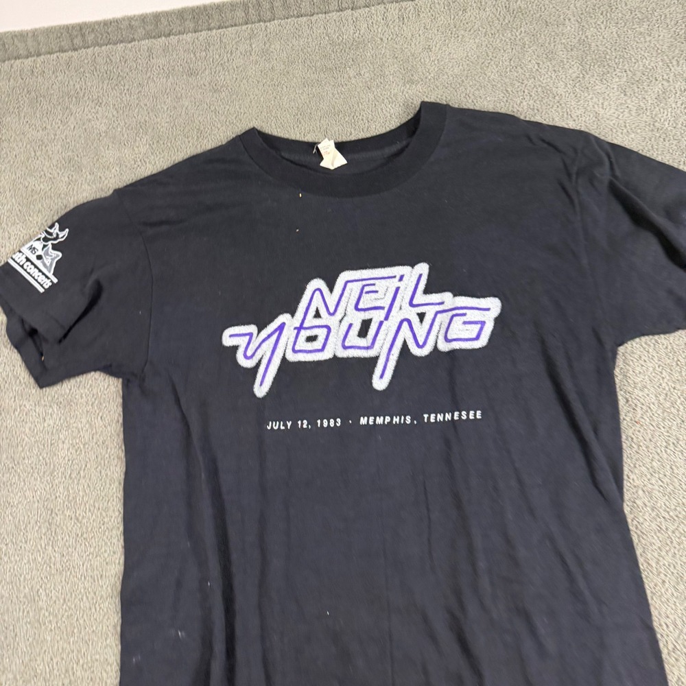 Vintage Neil Young 1983 Memphis Tennessee Concert T-Shirt Black Size L USA Made